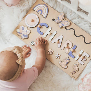 Tablica Montessori z drewna z personalizowanym imieniem